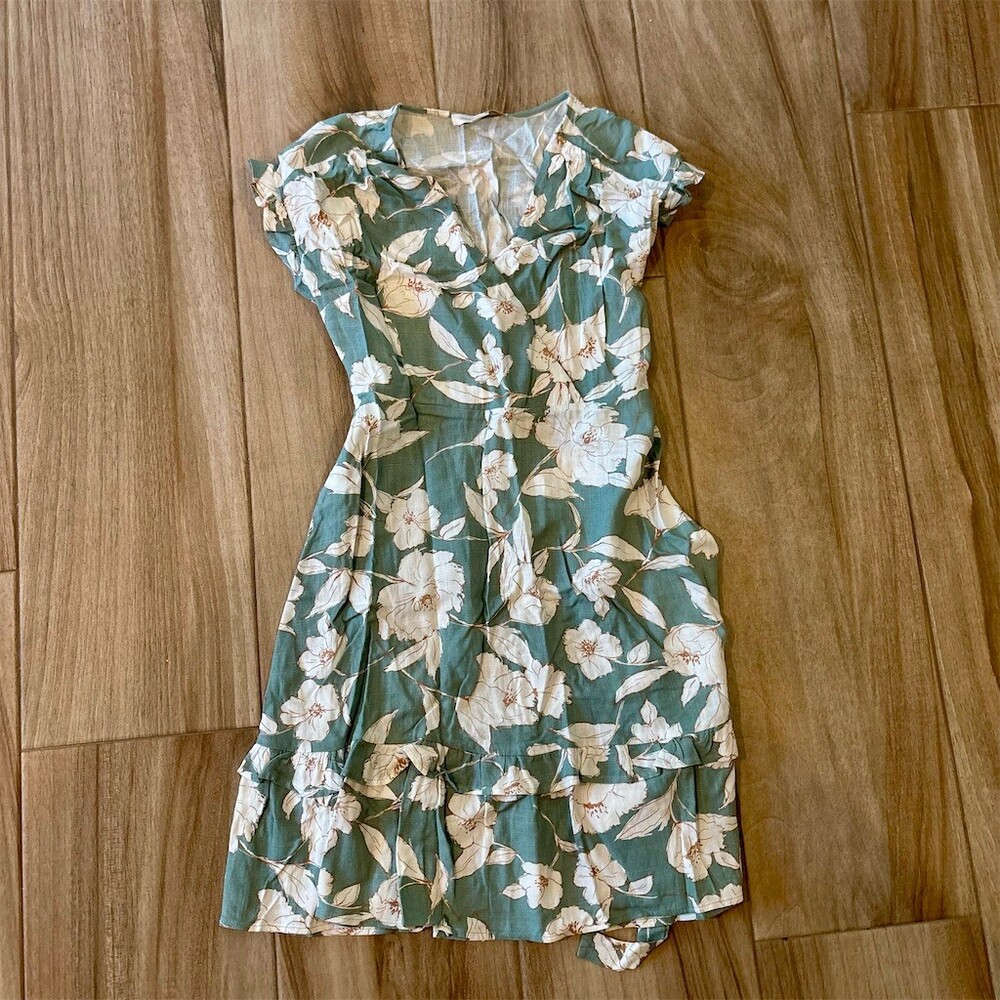 Monteau Wrap Dress Womens Size L Green Floral Knee Length Tie Waist
